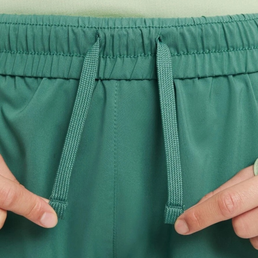 Nike Girls' Dri-FIT One High-Waisted Woven Training Shorts Size Large - Picture 3 of 11